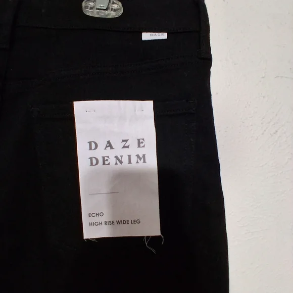 Daze Denim Women's Echo High Rise Wide Leg Jeans Black, Size 32 - Picture 3 of 5
